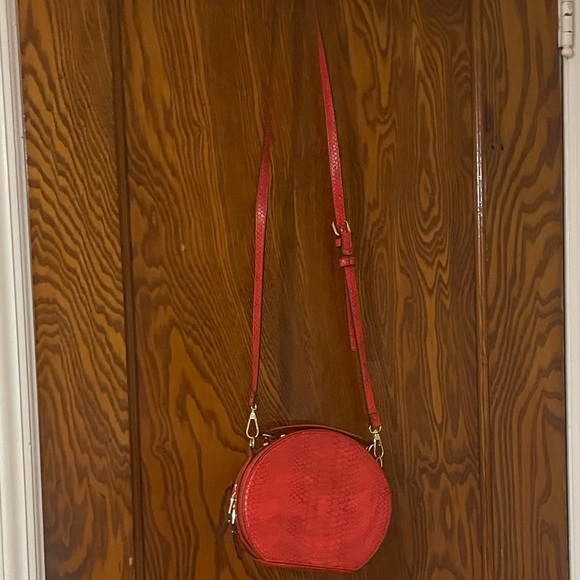 INC International Concepts Women's Rilie Circle Top Handle Crossbody Bag Red - Picture 2 of 7